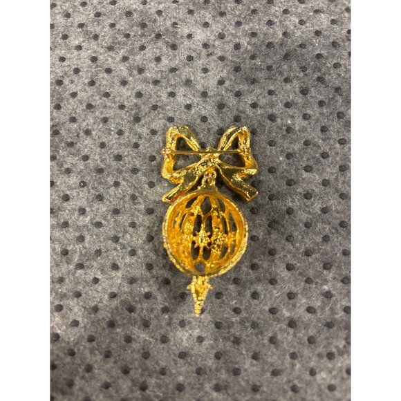 Vintage Christmas Pin Set W/ Teddy Bear Ornament Santa Cow & More  Brooches - Picture 7 of 15